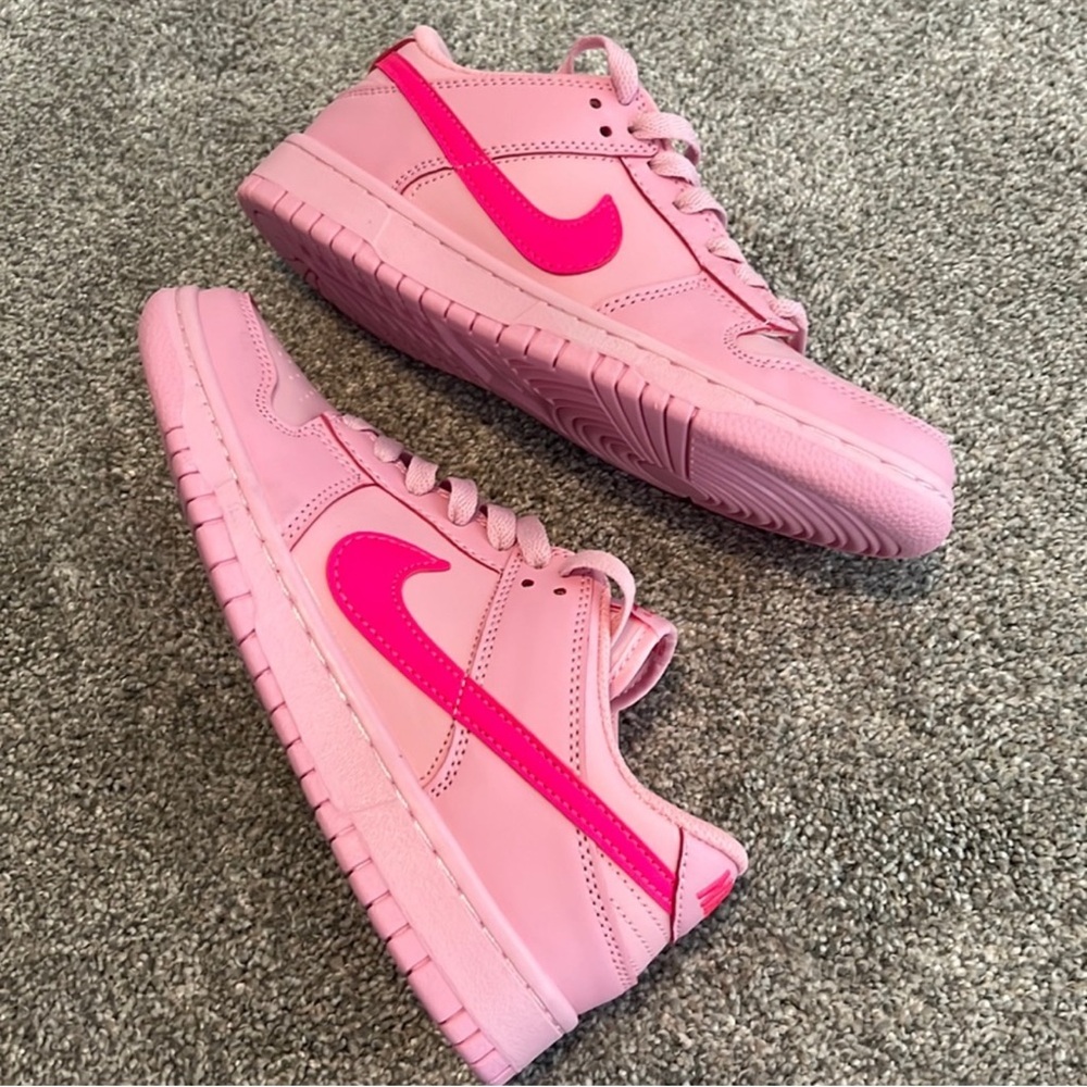 Like New Nike Sneakers Triple Pink